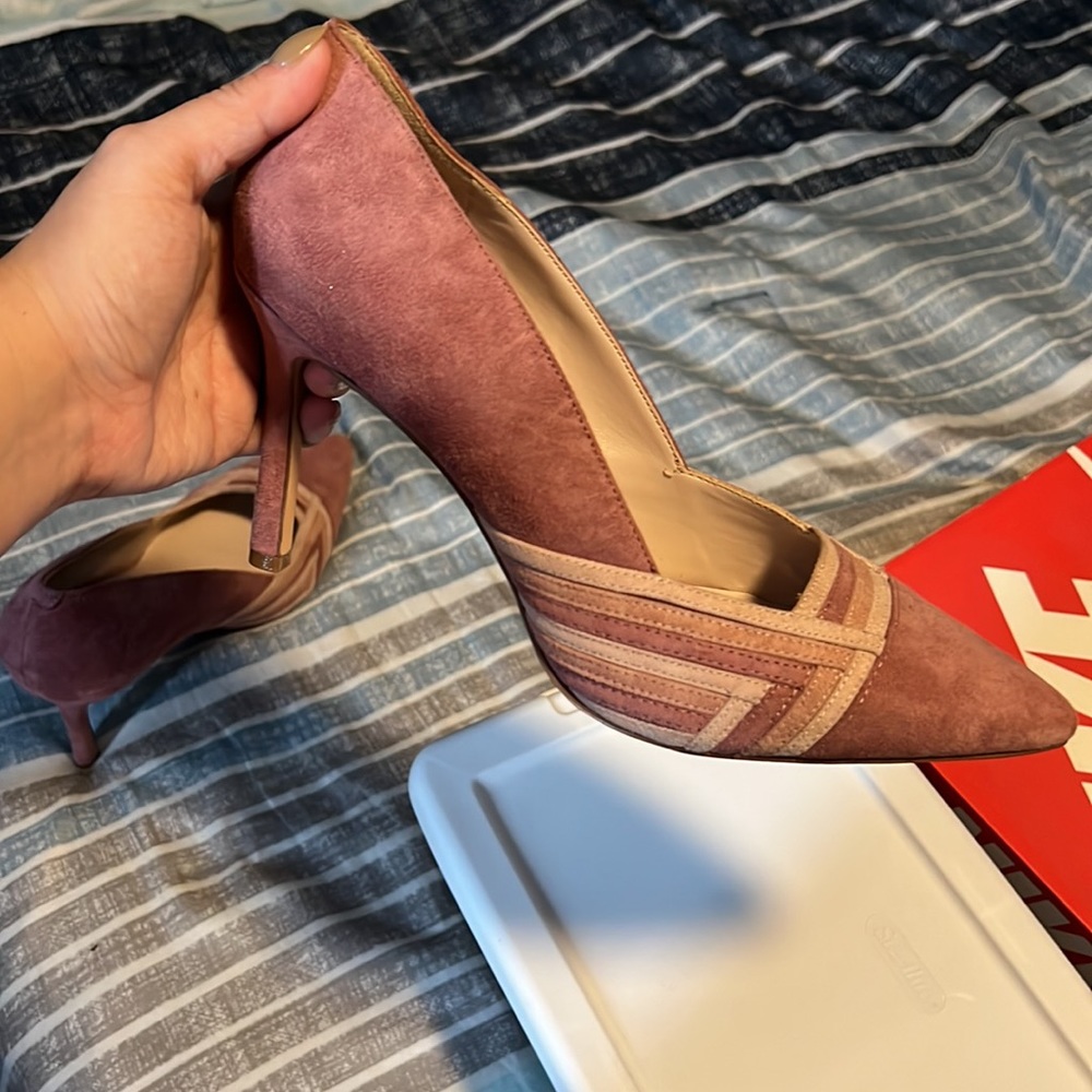 Stunning Nine West suede Heels